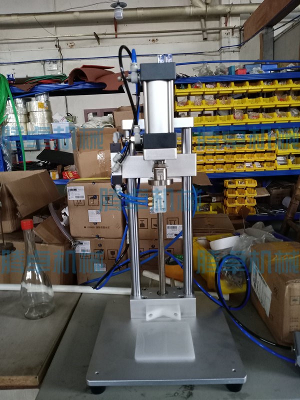 順應(yīng)市場(chǎng)需求， 騰卓灌裝機(jī)豐富可灌裝規(guī)格